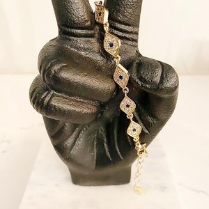 Evil eye link bracelet. 18k plated.
